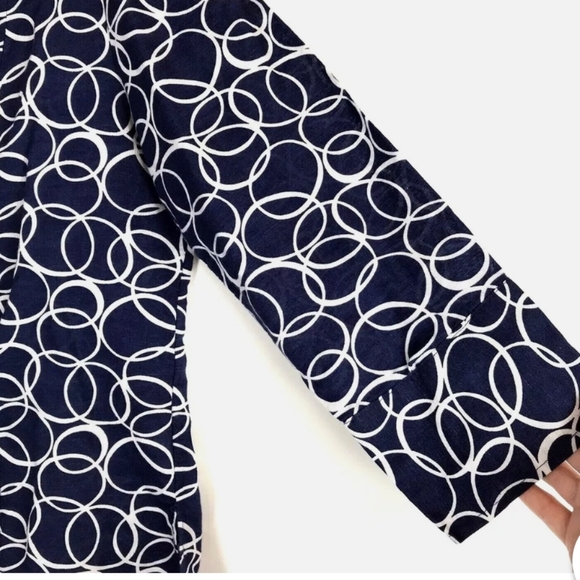 Harve Benard shirt in size XL. - Picture 2 of 4